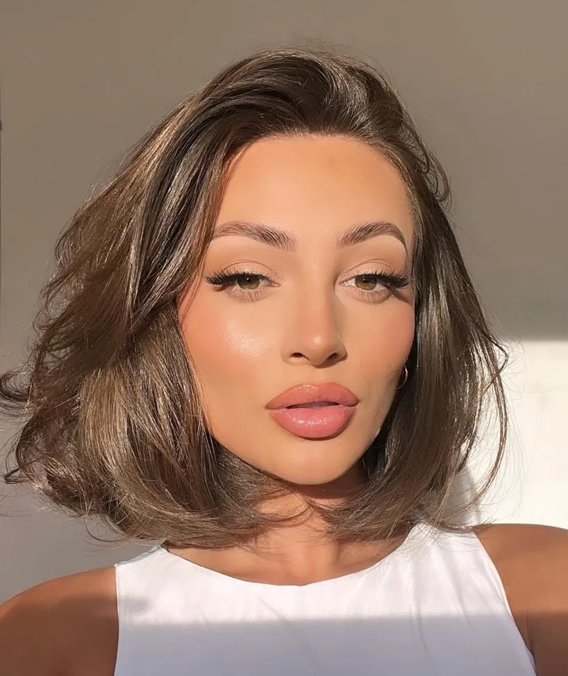 1 Glossy Brunette Old Money Bob